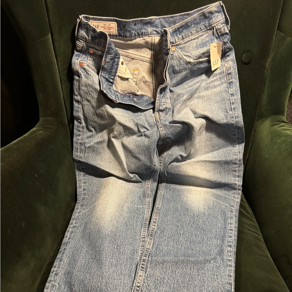 GAP NWT Women’s High Rise Cheeky Straight Jeans (28 short) in Indigo Wash